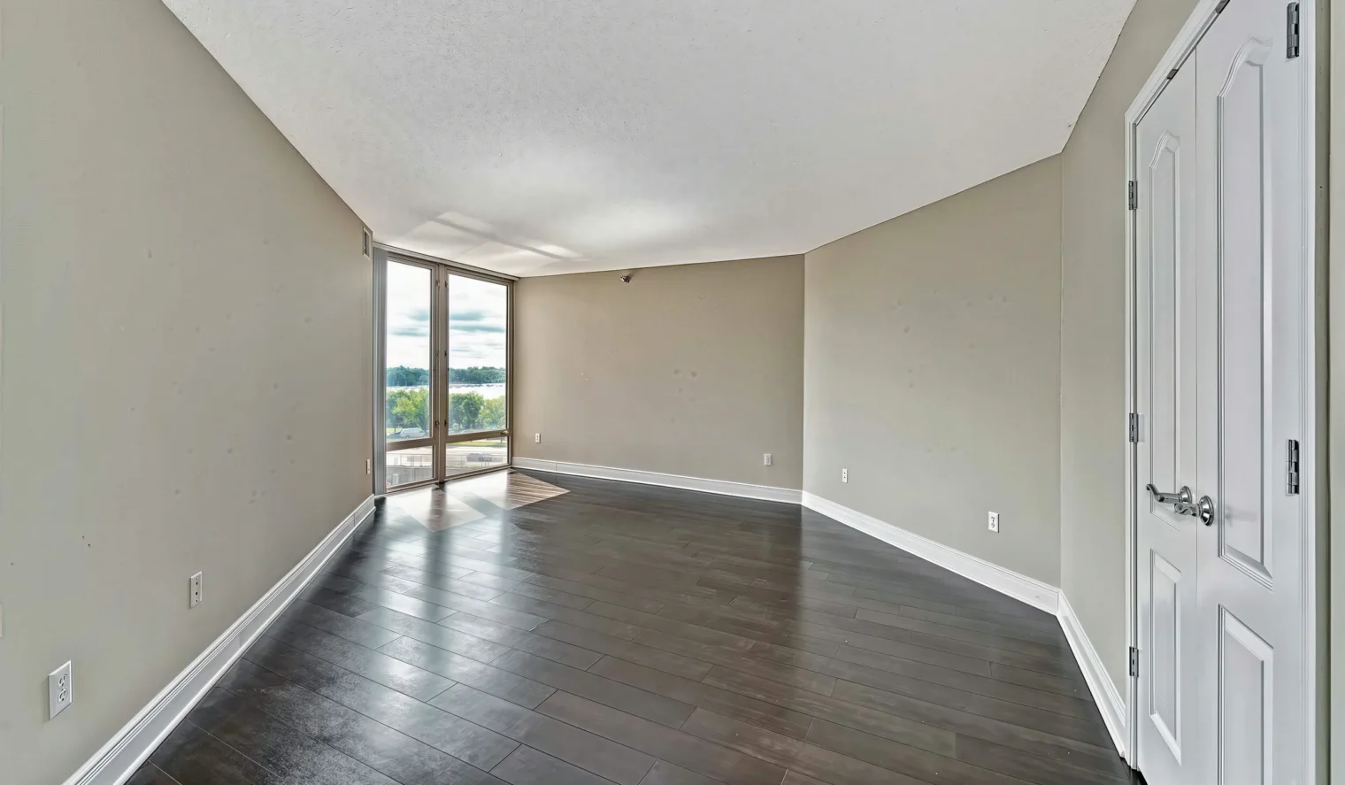 Calhoun Beach Pillsbury Bedroom view 1 LE upscale strong tone enhance 30 color enhance 30