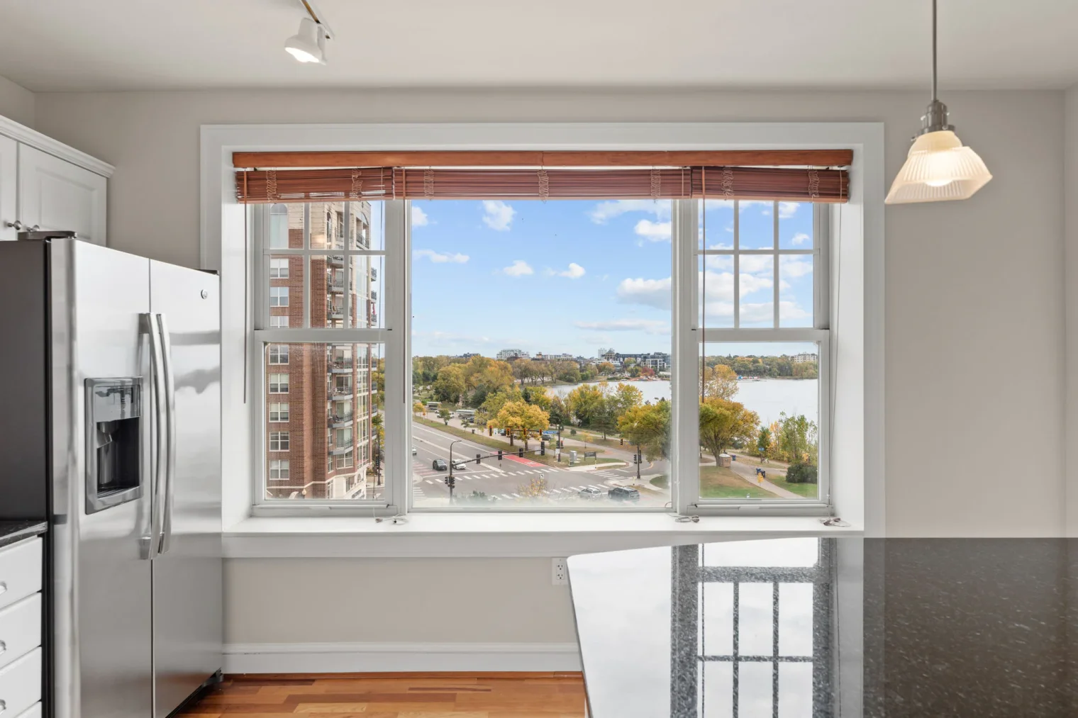 86 web or mls 2900 thomas ave s 86