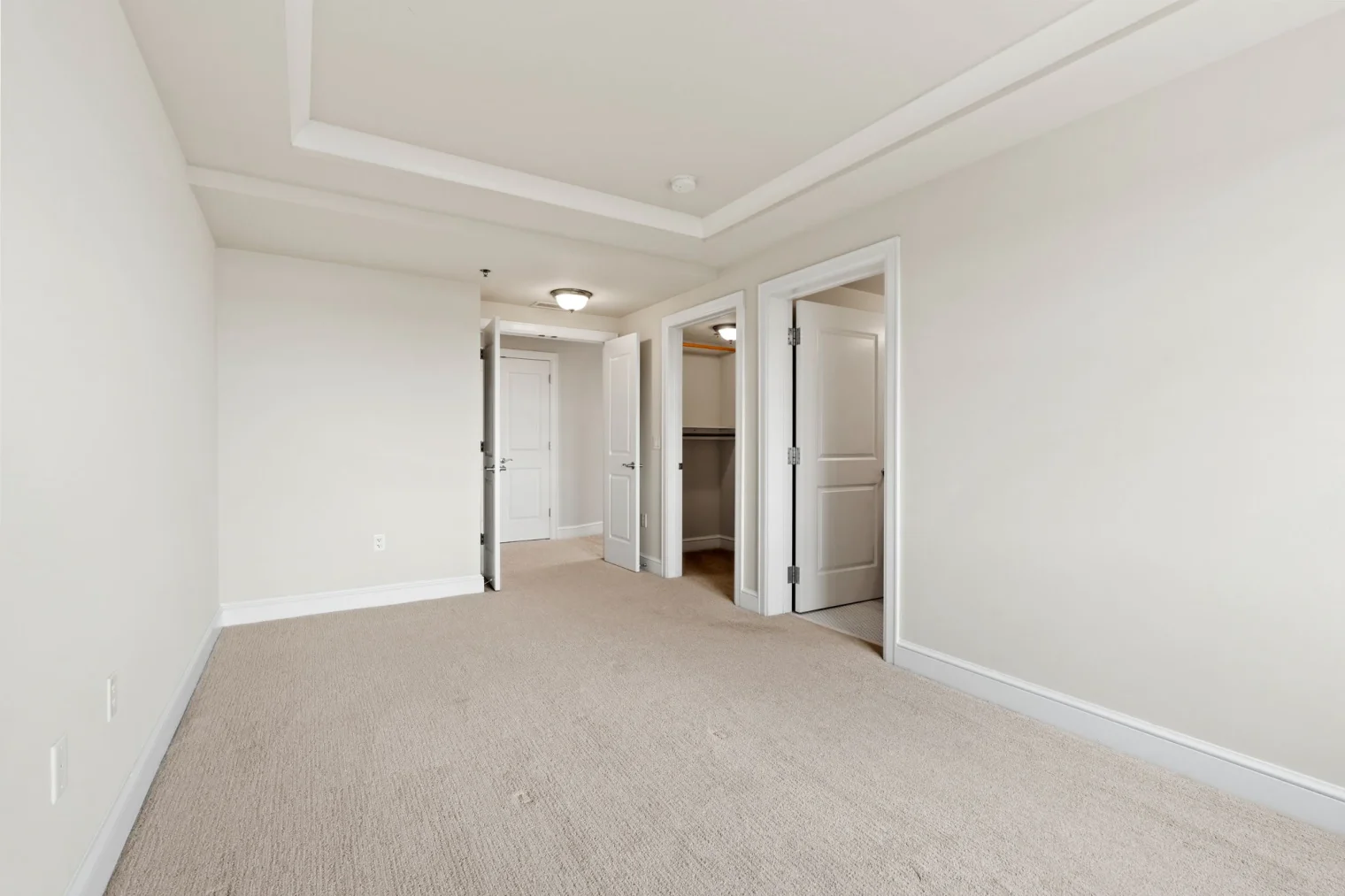 88 web or mls 2900 thomas ave s 88